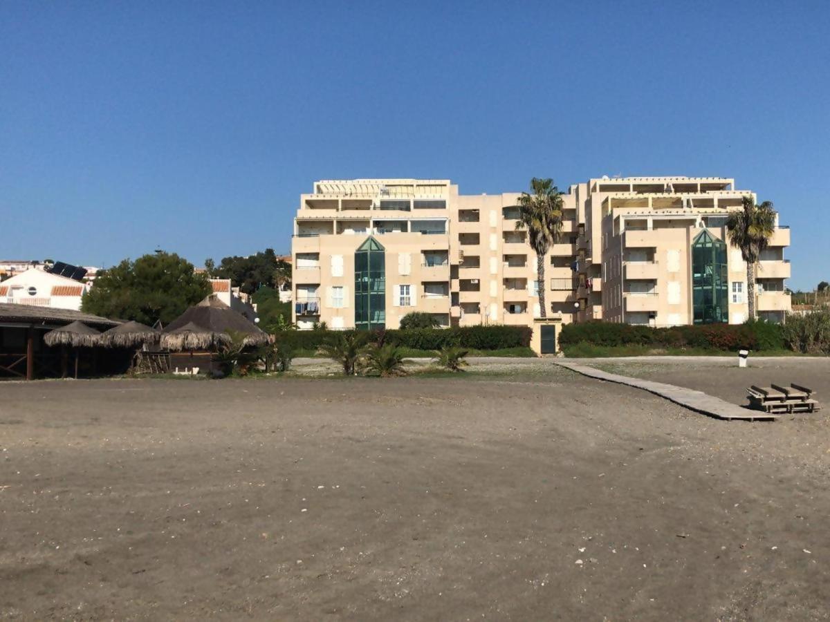 Espectacular Residencial En 1A Linea Con Piscina Apartment Бенахарафе Екстериор снимка