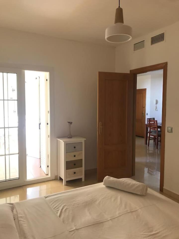 Espectacular Residencial En 1A Linea Con Piscina Apartment Бенахарафе Екстериор снимка