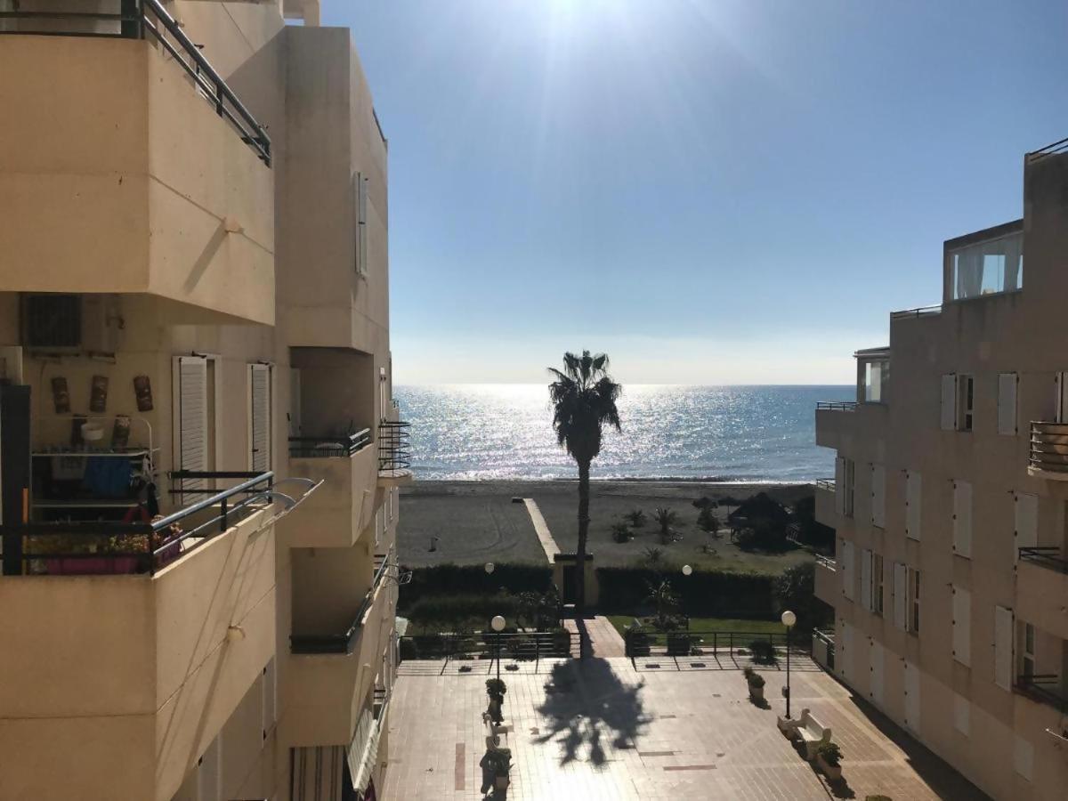 Espectacular Residencial En 1A Linea Con Piscina Apartment Бенахарафе Екстериор снимка