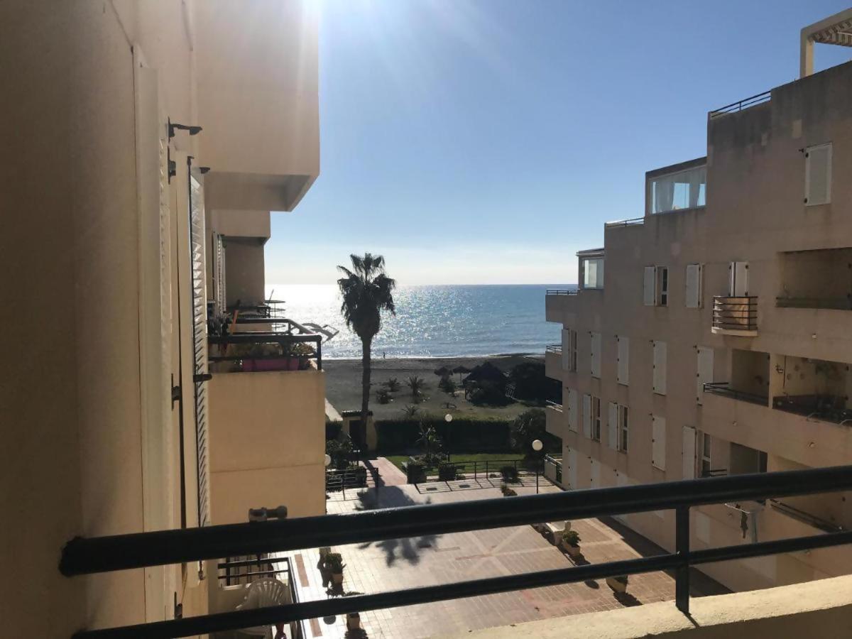 Espectacular Residencial En 1A Linea Con Piscina Apartment Бенахарафе Екстериор снимка