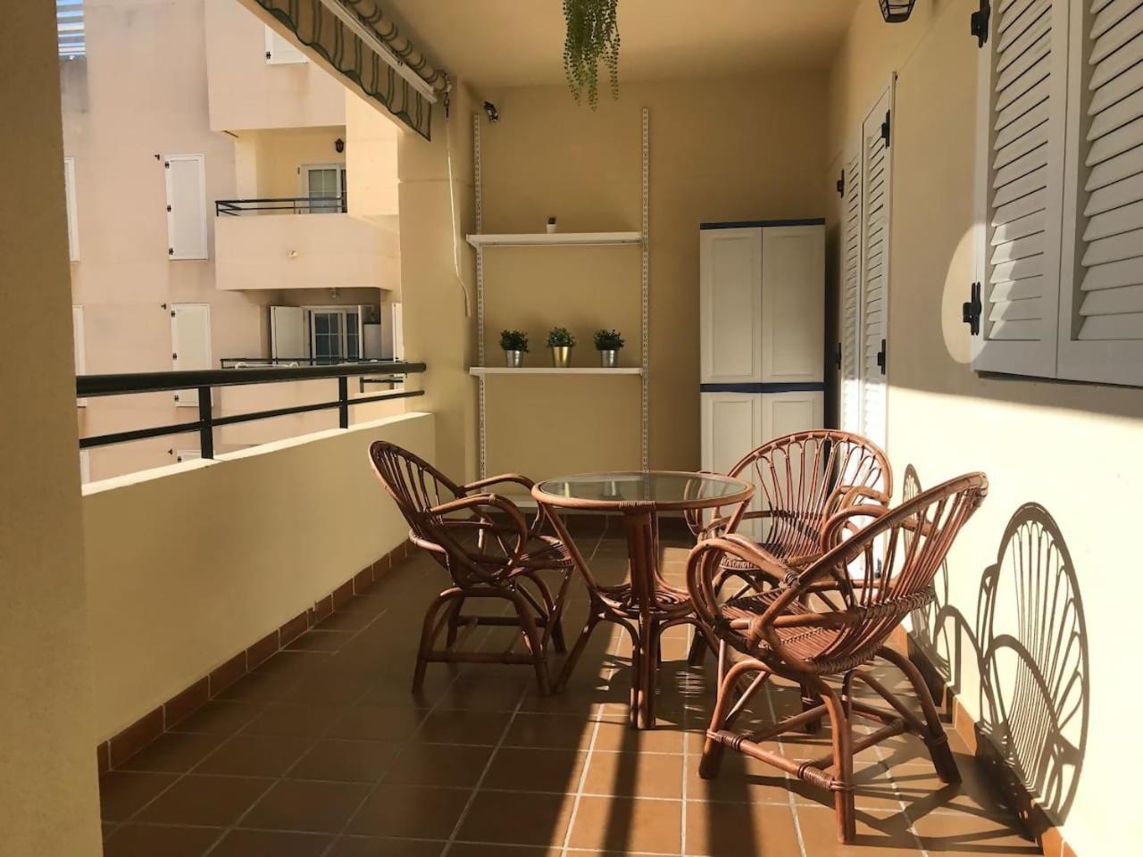 Espectacular Residencial En 1A Linea Con Piscina Apartment Бенахарафе Екстериор снимка